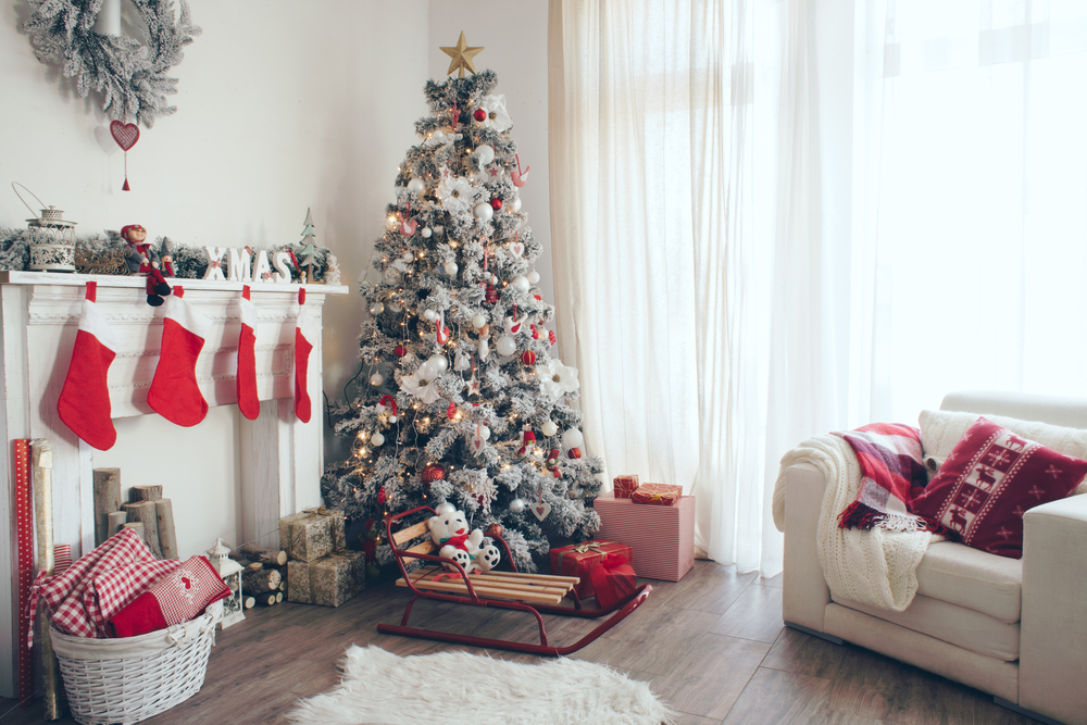 15 Ways to Decorate for the Holidays Without Feeling Cluttered