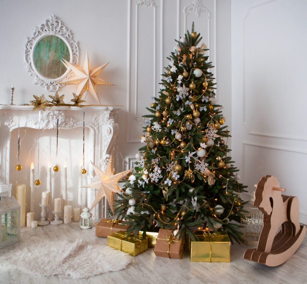7 Tips for Affordable Holiday Decorating